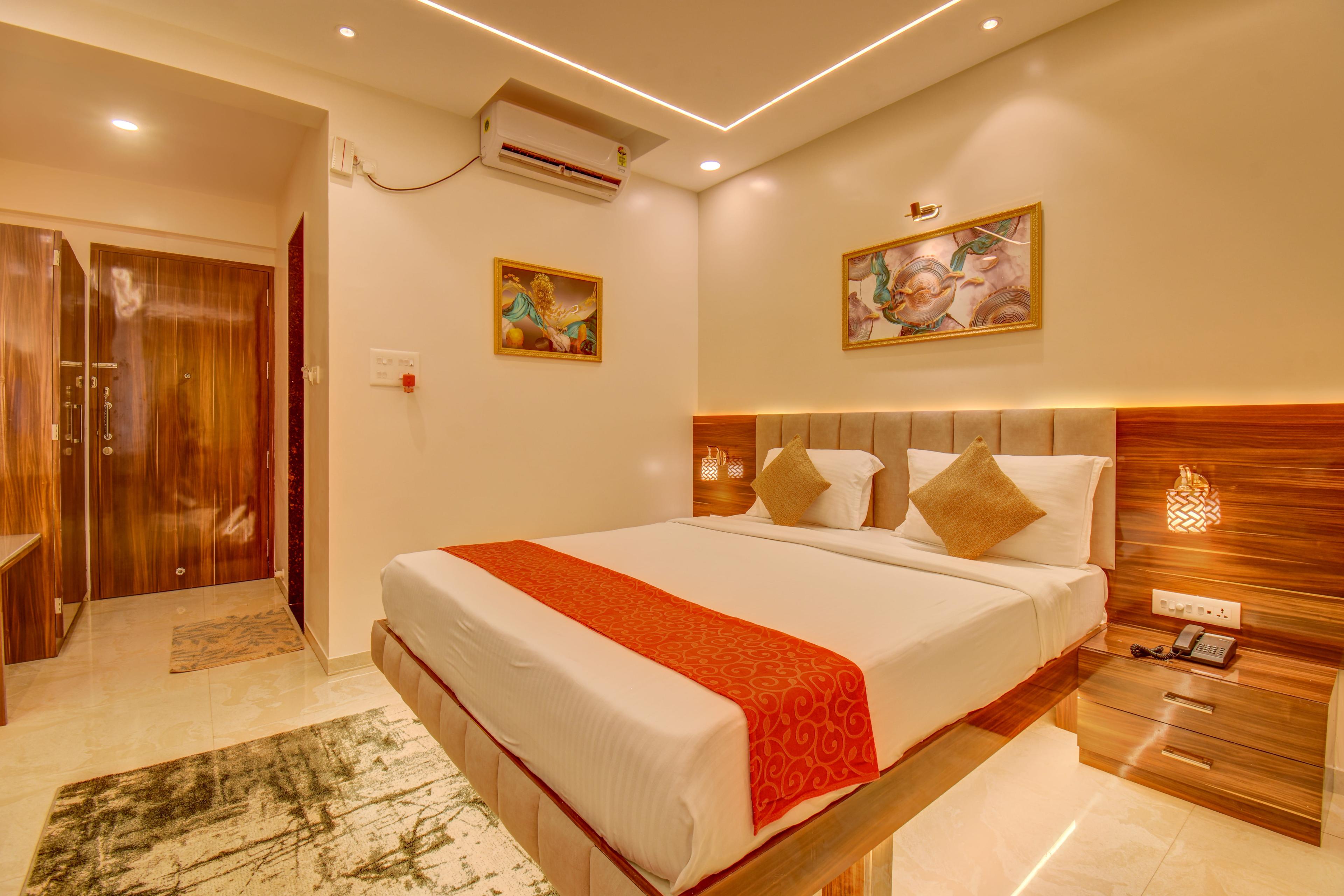 Deluxe Room - Image 2