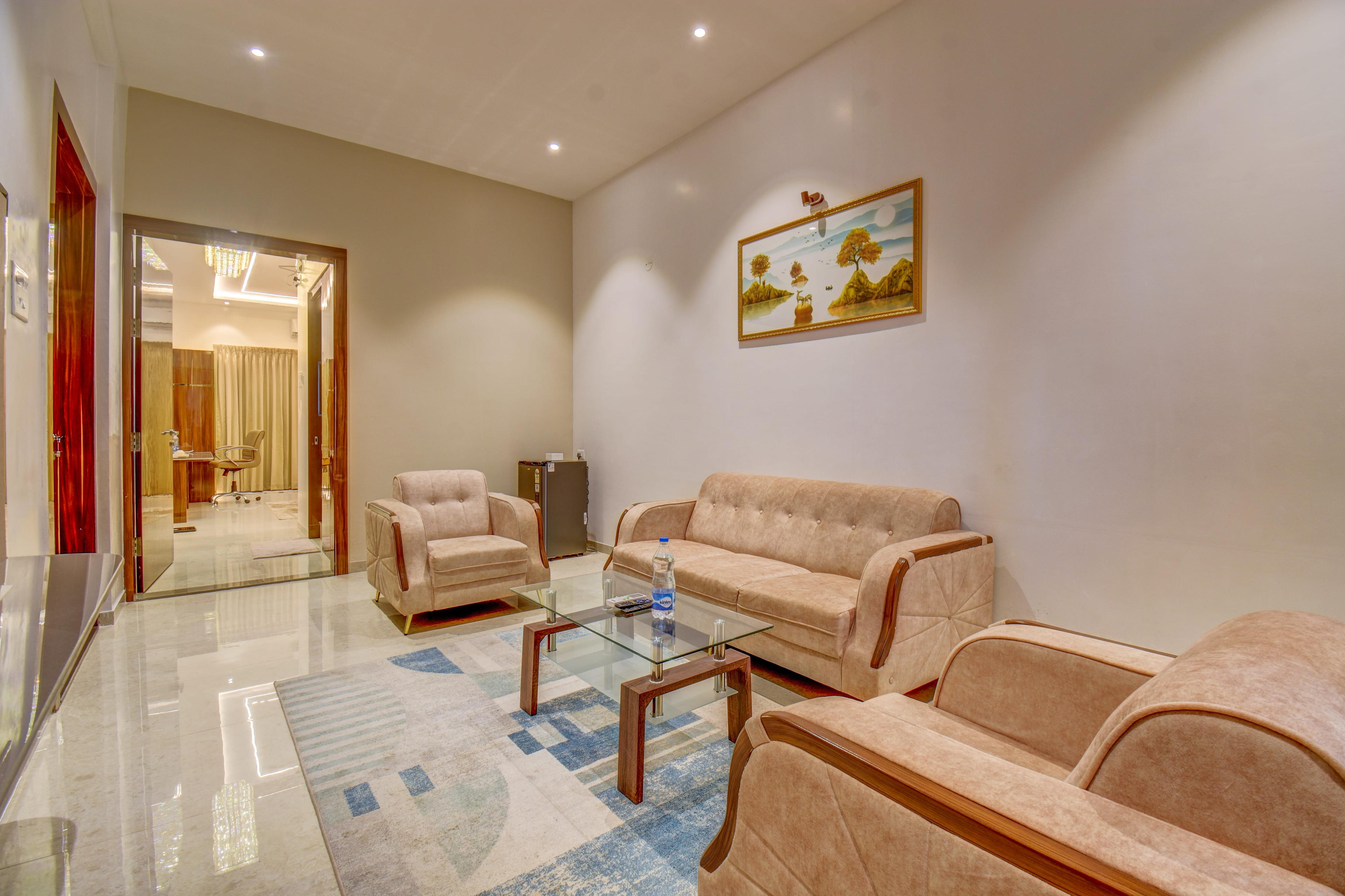 Executive Room with Private Pool - Image 2