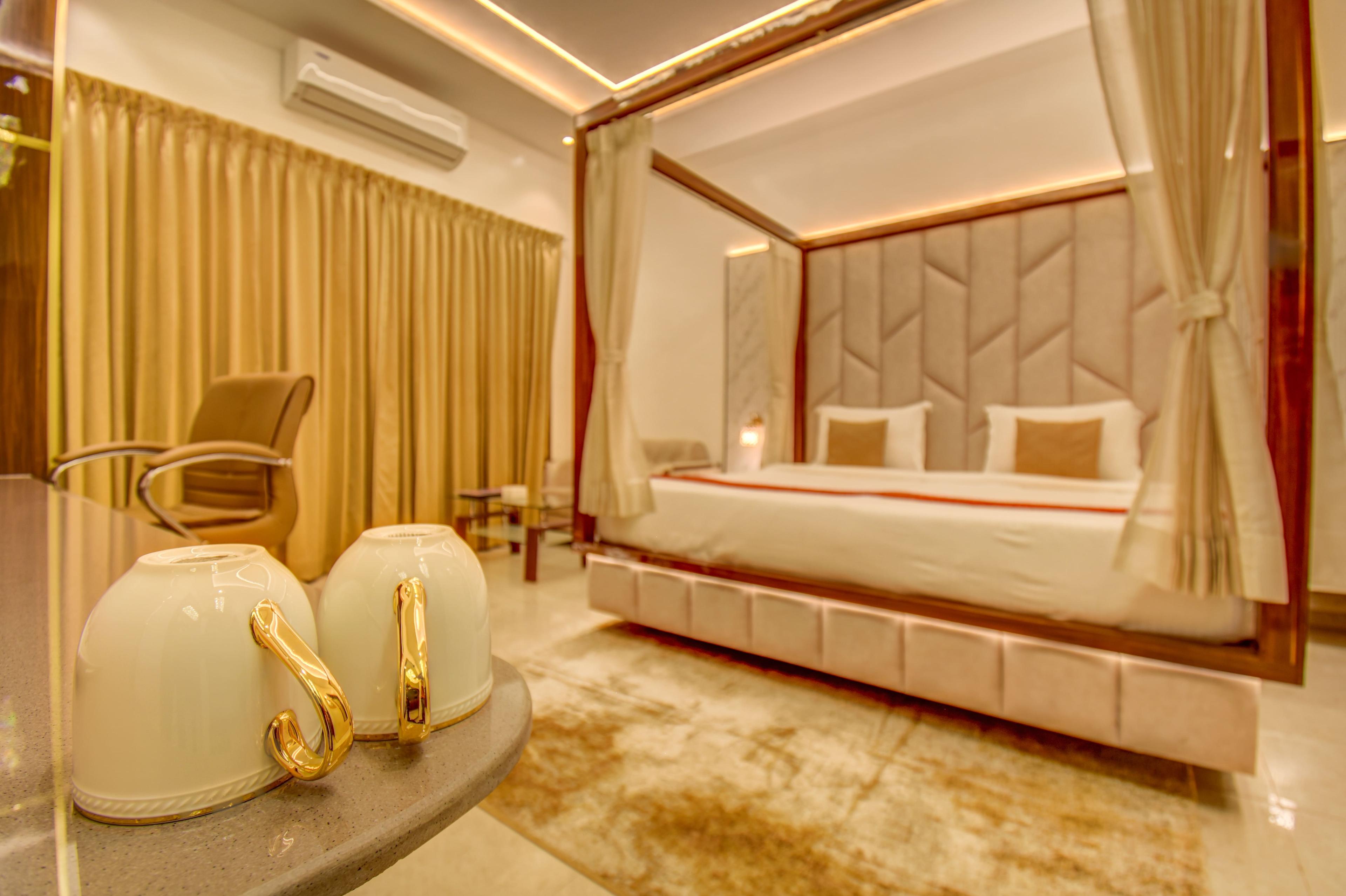 Executive Room with Private Pool - Image 3