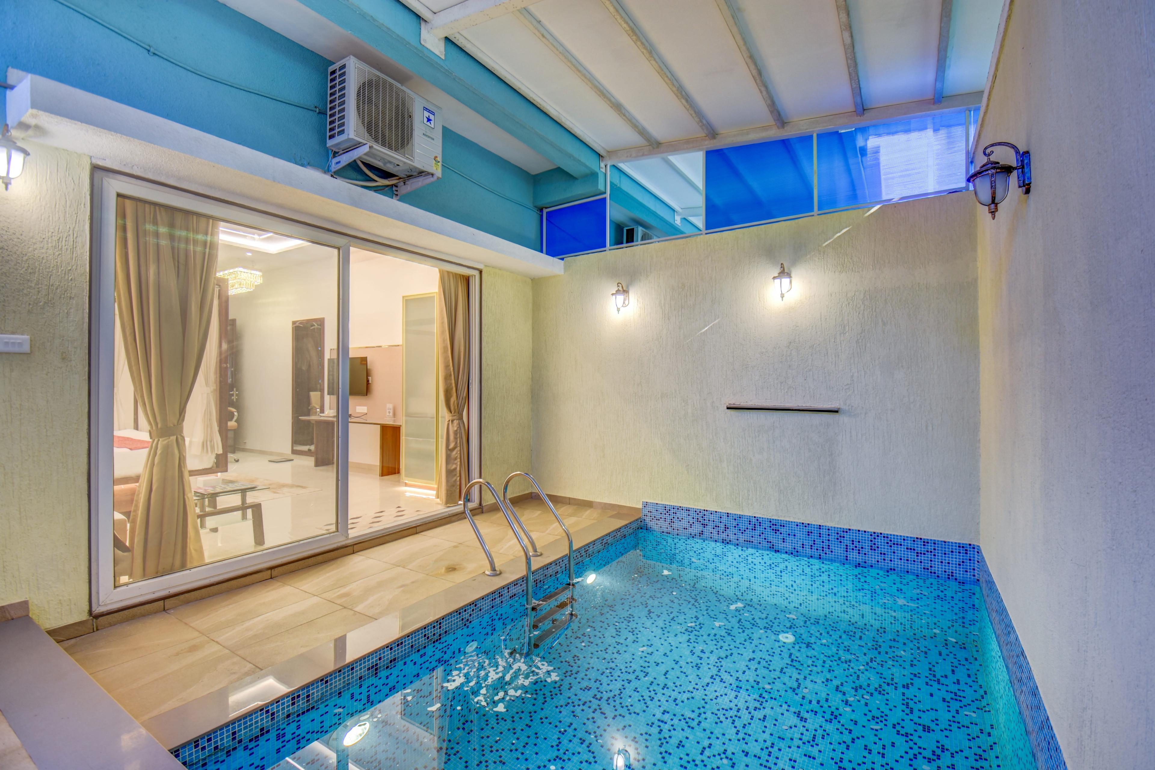 Executive Room with Private Pool - Image 4